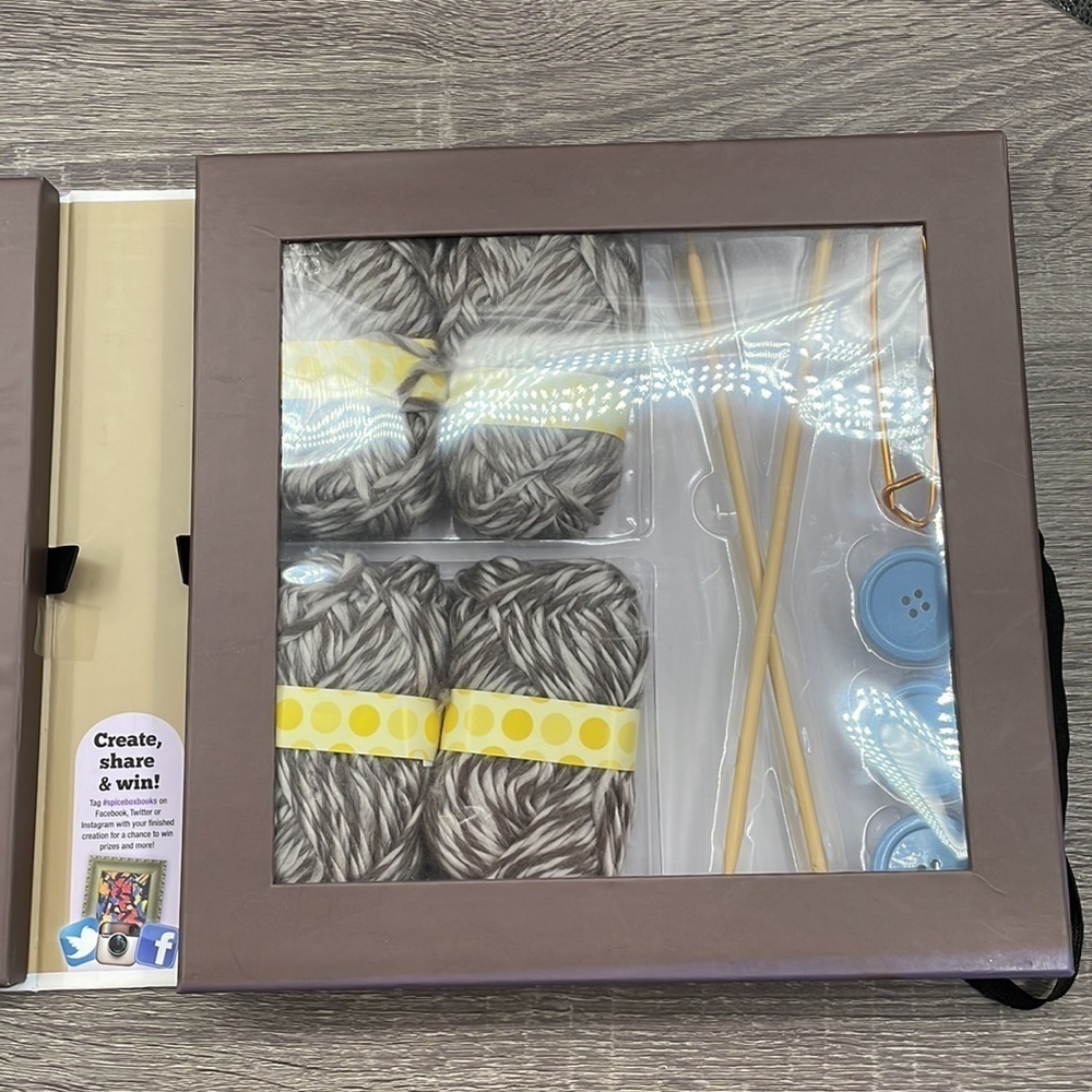 NEW. SpiceBox Introduction To Knitting Kit. - Picture 9 of 11